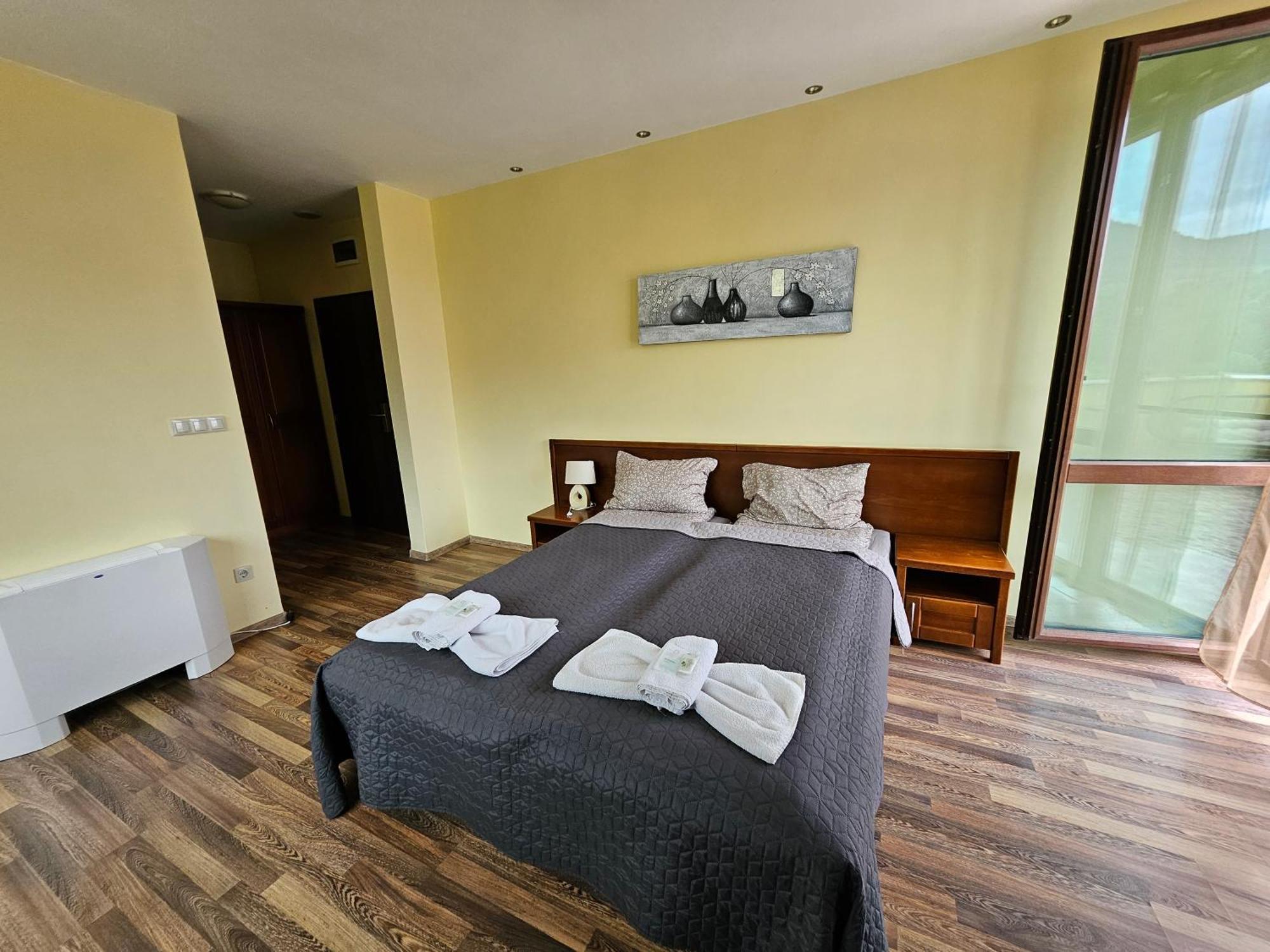 ברקוביצה Family Hotel Komhotel מראה חיצוני תמונה