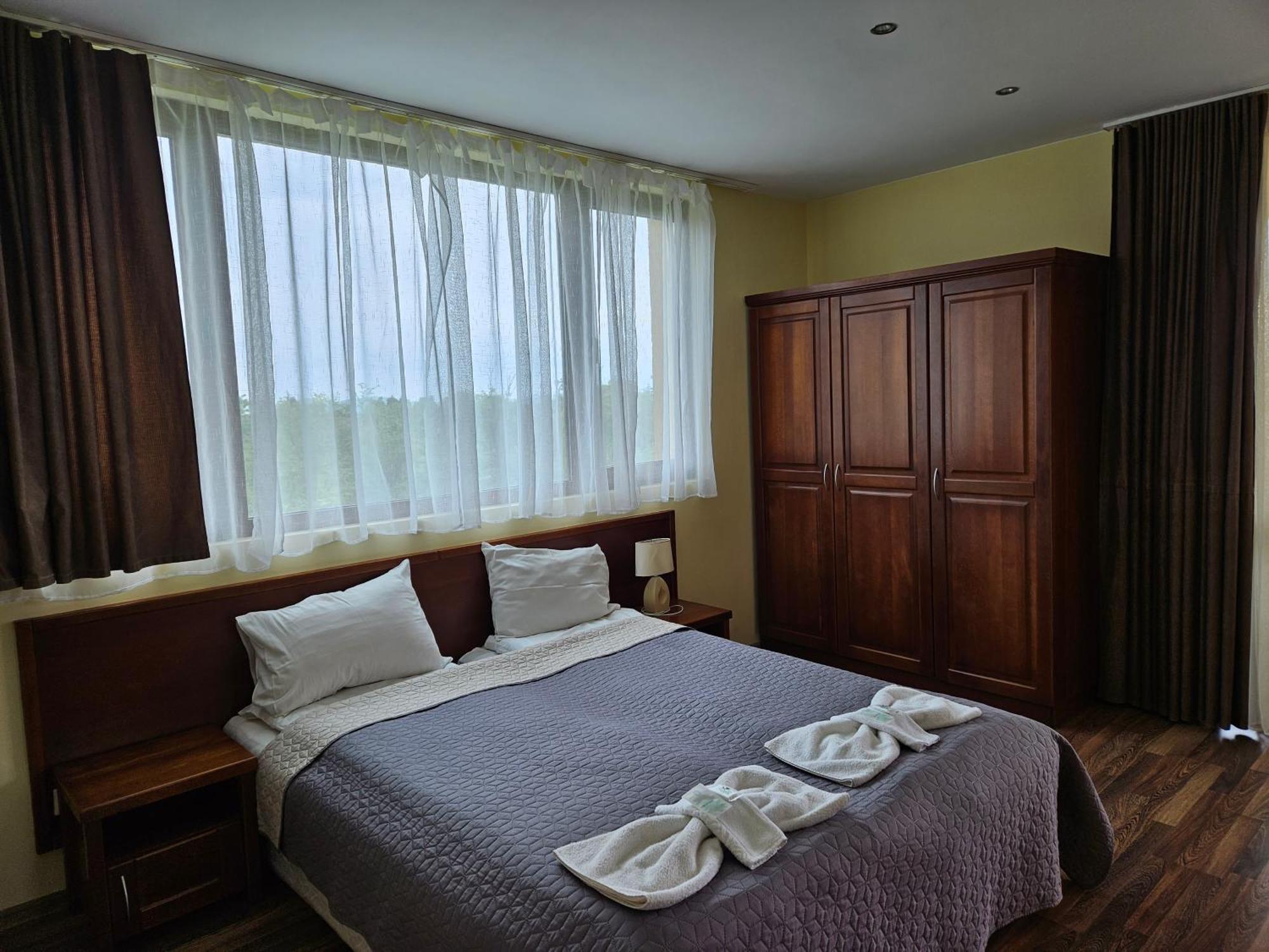 ברקוביצה Family Hotel Komhotel מראה חיצוני תמונה