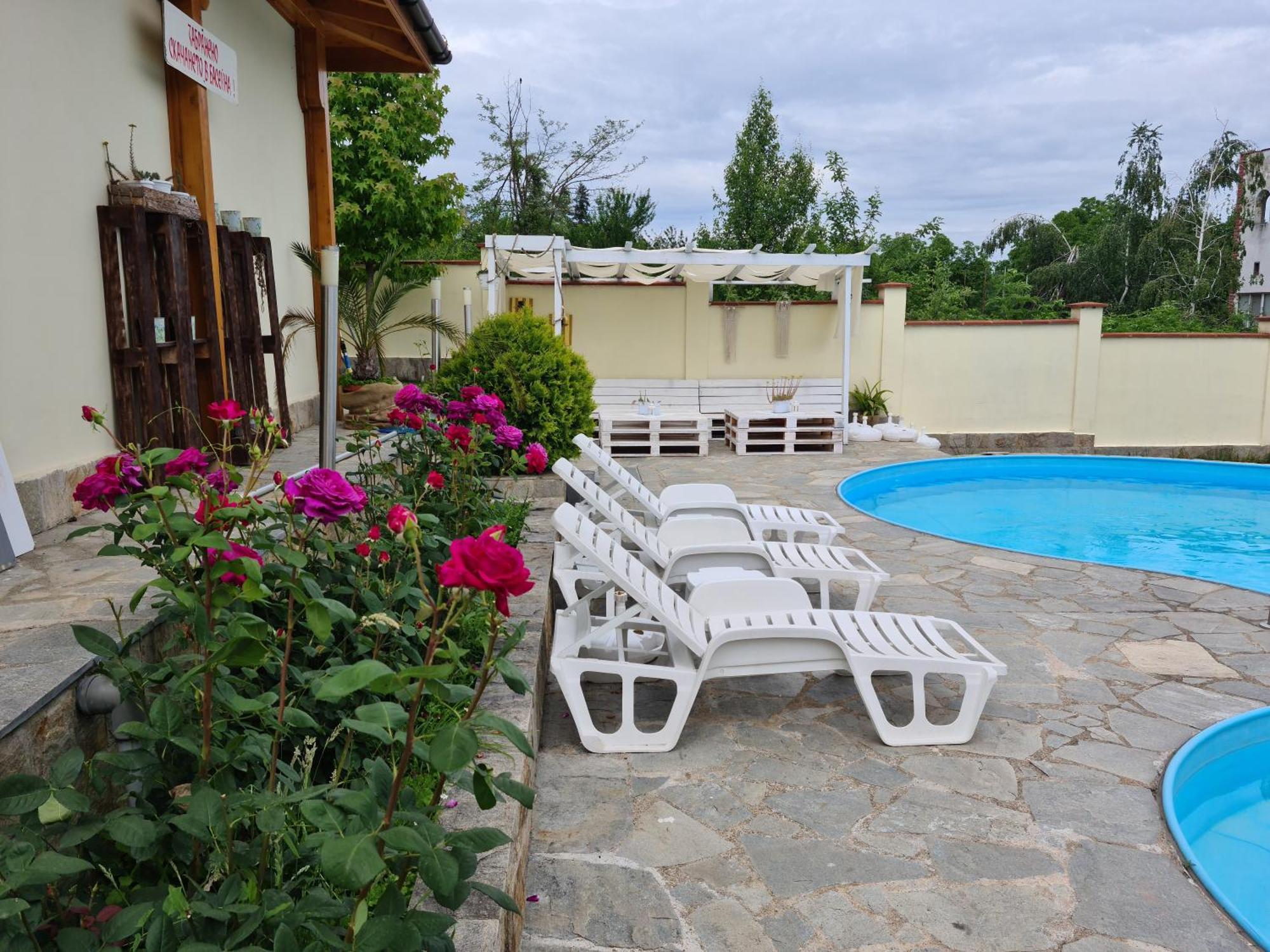 ברקוביצה Family Hotel Komhotel מראה חיצוני תמונה