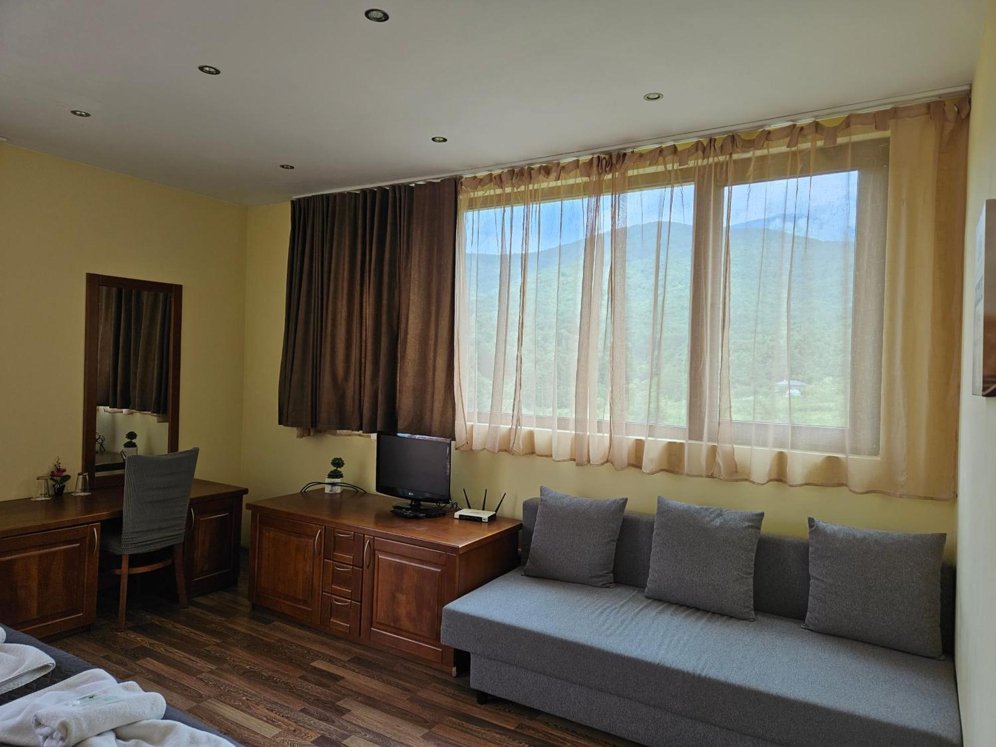 ברקוביצה Family Hotel Komhotel מראה חיצוני תמונה