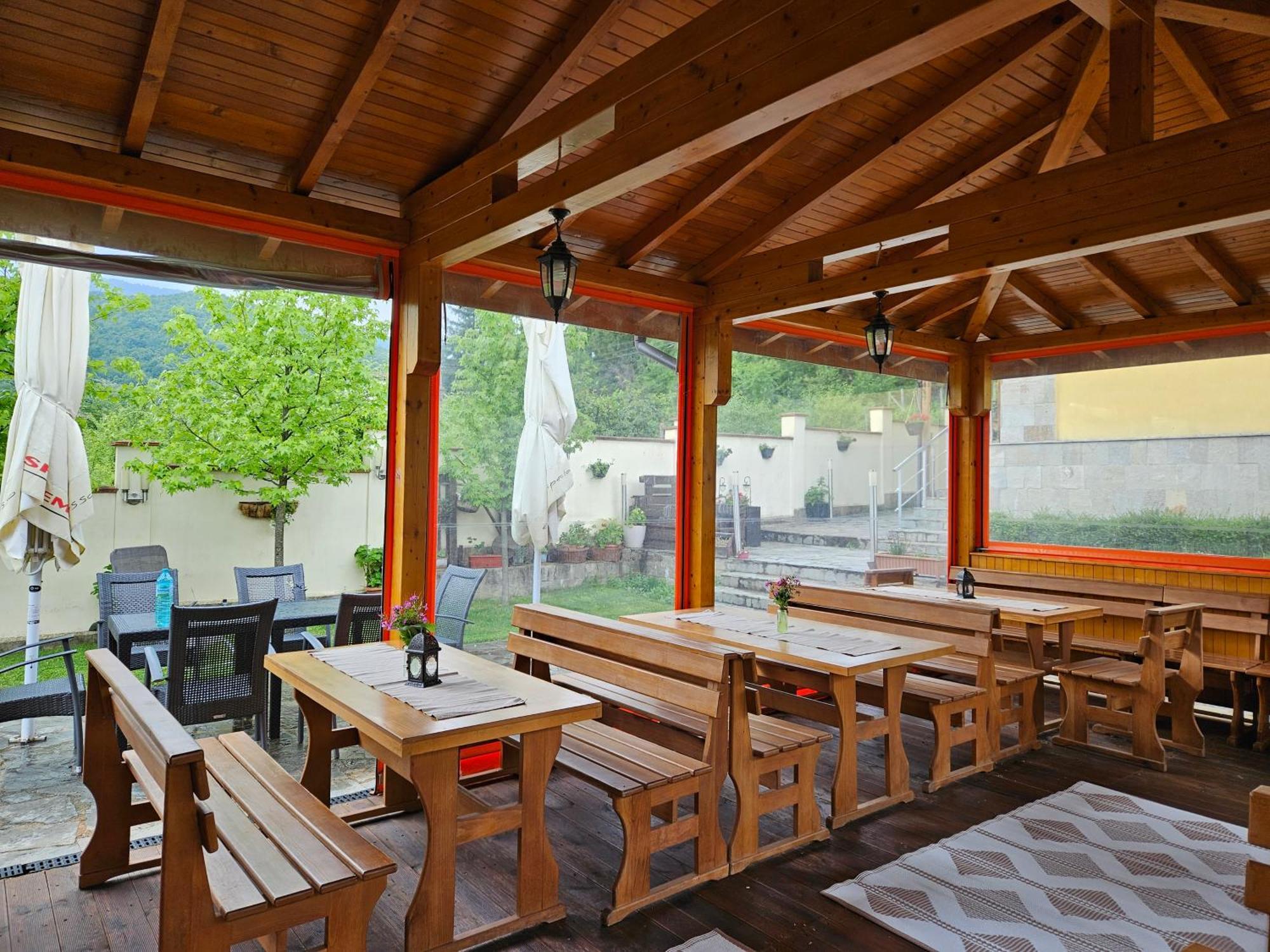 ברקוביצה Family Hotel Komhotel מראה חיצוני תמונה
