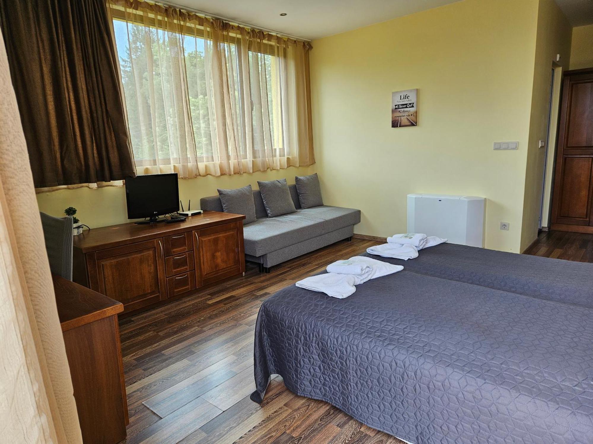 ברקוביצה Family Hotel Komhotel מראה חיצוני תמונה