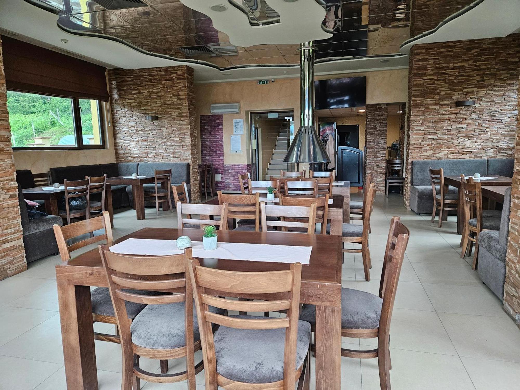 ברקוביצה Family Hotel Komhotel מראה חיצוני תמונה